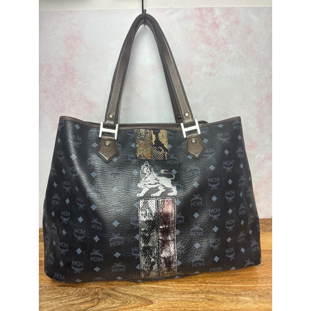 MCM Black Visetos Coated Canvas Princess Lion Shopper Tote Metallic Snakeskin